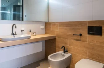 The Ultimate Guide to Bathroom Accessories for a Modern Look